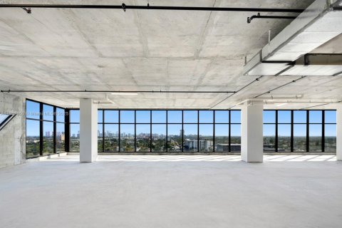 Купить коммерческую недвижимость в Халландейл-Бич, Флорида № 1972306 - фото 10