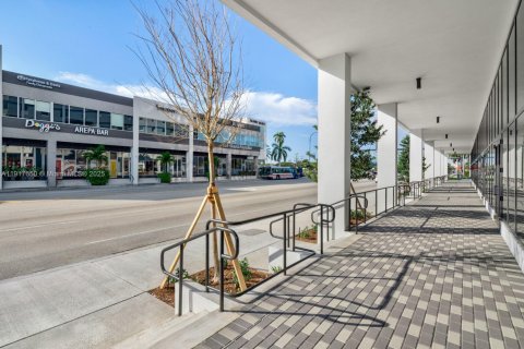 Купить коммерческую недвижимость в Халландейл-Бич, Флорида № 1972306 - фото 15