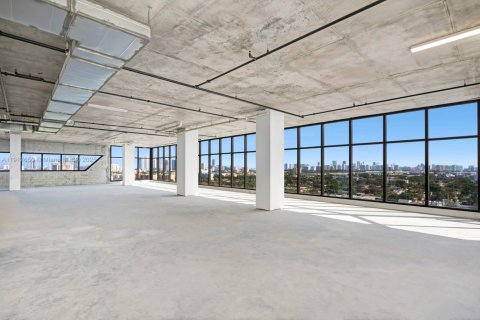 Купить коммерческую недвижимость в Халландейл-Бич, Флорида № 1972306 - фото 8