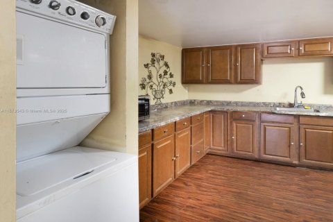 Townhouse in Miami, Florida 2 bedrooms, 123.56 sq.m. № 1896097 - photo 10