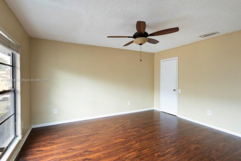 Townhouse in Miami, Florida 2 bedrooms, 123.56 sq.m. № 1896097 - photo 17