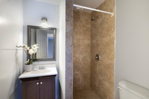 Townhouse in Miami, Florida 2 bedrooms, 123.56 sq.m. № 1896097 - photo 18