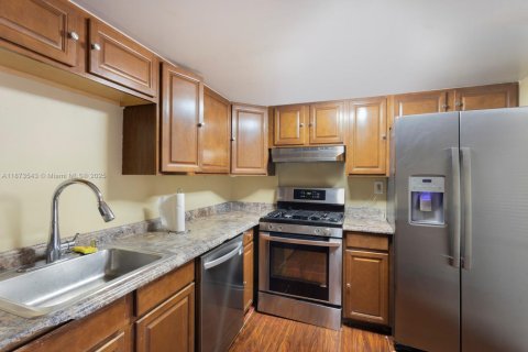 Townhouse in Miami, Florida 2 bedrooms, 123.56 sq.m. № 1896097 - photo 4