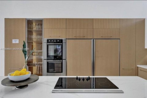 House in Plantation, Florida 9 bedrooms, 383.97 sq.m. № 2068823 - photo 18