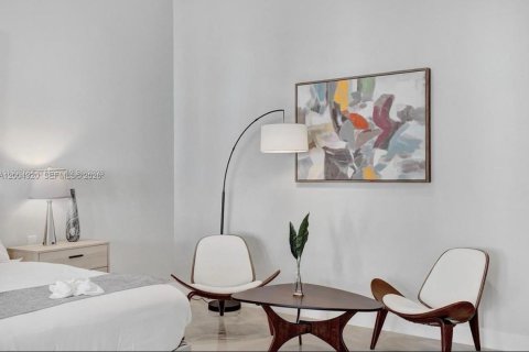 House in Plantation, Florida 9 bedrooms, 383.97 sq.m. № 2068823 - photo 23