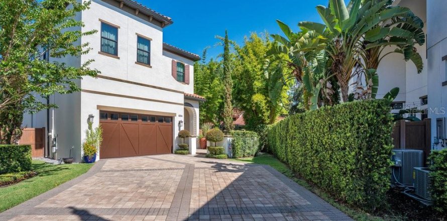 Casa en Orlando, Florida 3 dormitorios, 326.92 m2 № 1900474