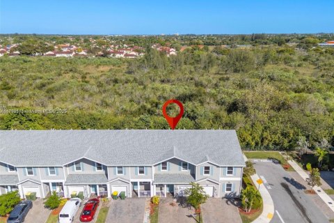 Townhouse in Homestead, Florida 3 bedrooms, 138.24 sq.m. № 1695602 - photo 23