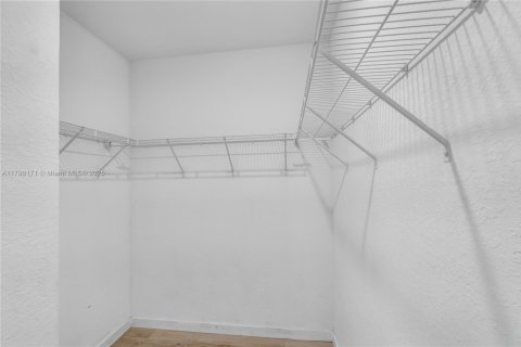 Townhouse in Homestead, Florida 3 bedrooms, 138.24 sq.m. № 1695602 - photo 18
