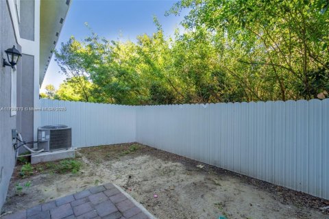 Townhouse in Homestead, Florida 3 bedrooms, 138.24 sq.m. № 1695602 - photo 22