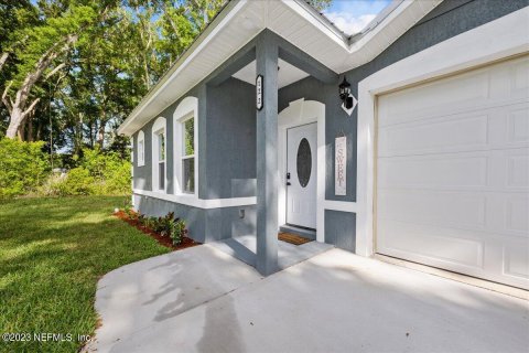 House in Crescent City, Florida 3 bedrooms, 144.56 sq.m. № 766859 - photo 1