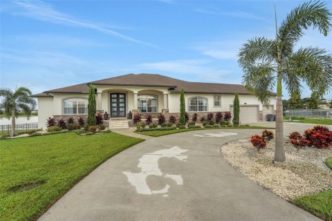Casa en venta en Auburndale, Florida, 5 dormitorios, 397.71 m2 № 1914383 - foto 4
