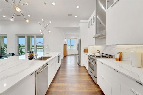 Casa en venta en Auburndale, Florida, 5 dormitorios, 397.71 m2 № 1914383 - foto 18