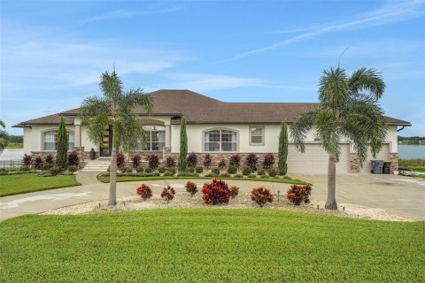 Casa en venta en Auburndale, Florida, 5 dormitorios, 397.71 m2 № 1914383 - foto 2