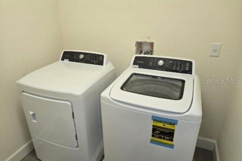 Townhouse in Kissimmee, Florida 3 bedrooms, 201.23 sq.m. № 2095571 - photo 15