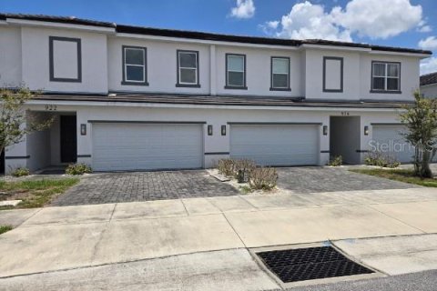 Townhouse in Kissimmee, Florida 3 bedrooms, 201.23 sq.m. № 2095571 - photo 1