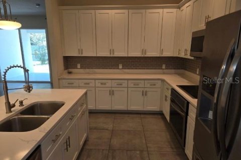 Townhouse in Kissimmee, Florida 3 bedrooms, 201.23 sq.m. № 2095571 - photo 3