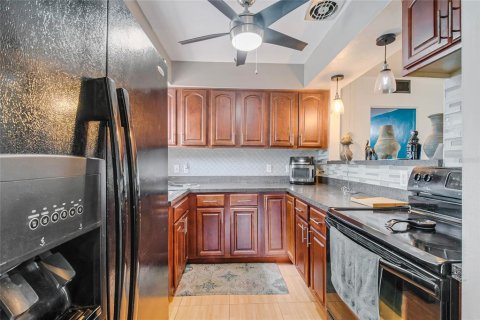 House in Orlando, Florida 3 bedrooms, 93.65 sq.m. № 2196507 - photo 9