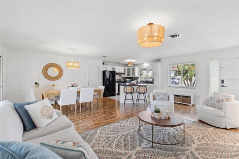 Casa en alquiler en Largo, Florida, 3 dormitorios, 131.83 m2 № 1901800 - foto 3