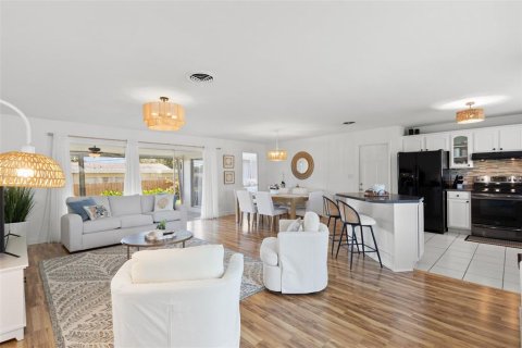 Casa en alquiler en Largo, Florida, 3 dormitorios, 131.83 m2 № 1901800 - foto 5