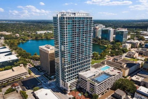 Condominio en alquiler en Orlando, Florida, 4 dormitorios, 294.69 m2 № 2277566 - foto 2