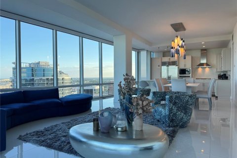 Condominio en alquiler en Orlando, Florida, 4 dormitorios, 294.69 m2 № 2277566 - foto 18