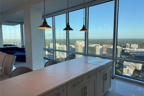 Condominio en alquiler en Orlando, Florida, 4 dormitorios, 294.69 m2 № 2277566 - foto 10