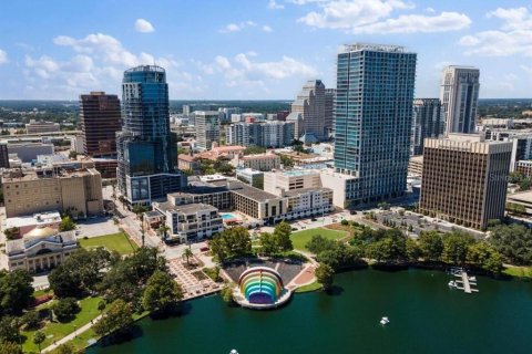Condominio en alquiler en Orlando, Florida, 4 dormitorios, 294.69 m2 № 2277566 - foto 3