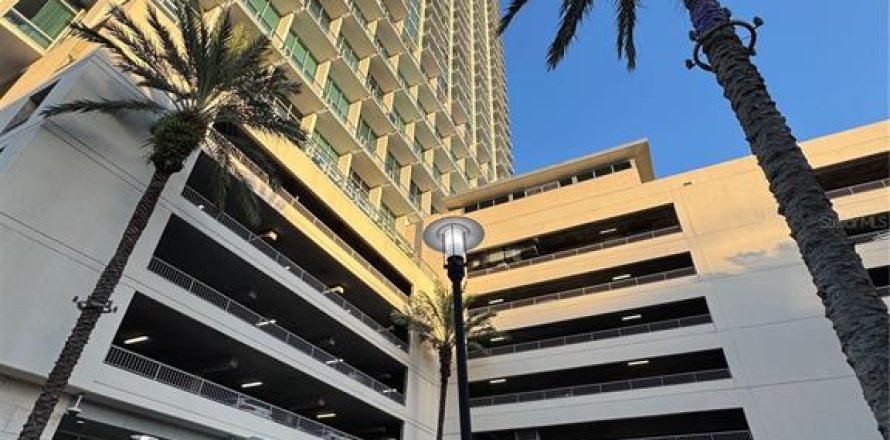 Condominio en Orlando, Florida, 4 dormitorios  № 2277566