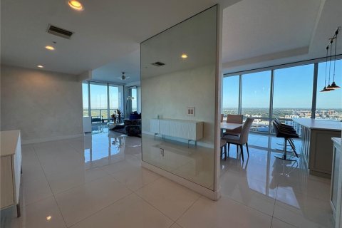 Condominio en alquiler en Orlando, Florida, 4 dormitorios, 294.69 m2 № 2277566 - foto 13