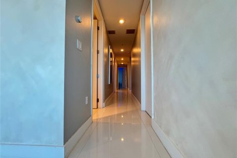 Condominio en alquiler en Orlando, Florida, 4 dormitorios, 294.69 m2 № 2277566 - foto 25