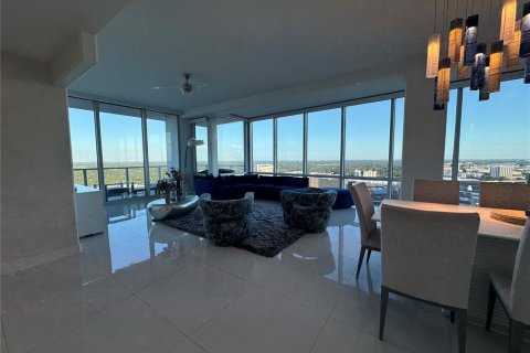 Condominio en alquiler en Orlando, Florida, 4 dormitorios, 294.69 m2 № 2277566 - foto 12