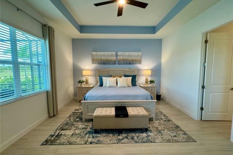 House in Lakewood Ranch, Florida 3 bedrooms, 227.15 sq.m. № 2217423 - photo 10
