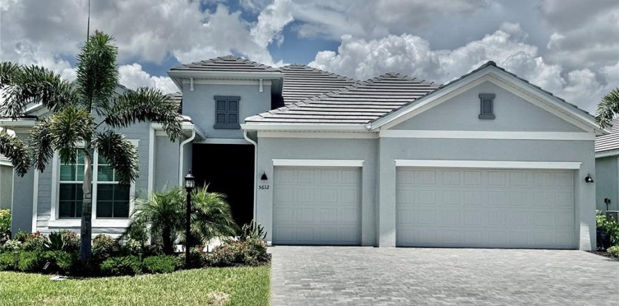 House in Lakewood Ranch, Florida 3 bedrooms, 227.15 sq.m. № 2217423