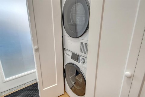 Купить кондоминиум в Сарасота, Флорида 5 комнат, 85.56м2, № 1898502 - фото 26