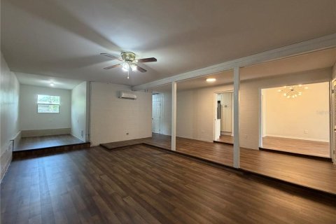 Villa ou maison à vendre à Temple Terrace, Floride: 4 chambres, 200.2 m2 № 2410449 - photo 4