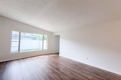 Villa ou maison à vendre à Temple Terrace, Floride: 4 chambres, 200.2 m2 № 2410449 - photo 7