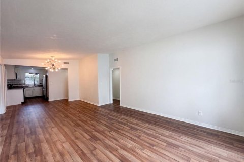Villa ou maison à vendre à Temple Terrace, Floride: 4 chambres, 200.2 m2 № 2410449 - photo 9