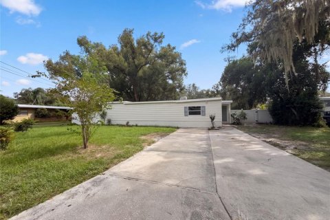 Villa ou maison à Temple Terrace, Floride 4 chambres, 200.2 m2 № 2410449