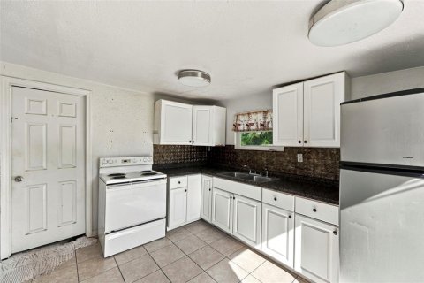 Commercial property in Saint Petersburg, Florida 4 bedrooms, 115.94 sq.m. № 2371592 - photo 22