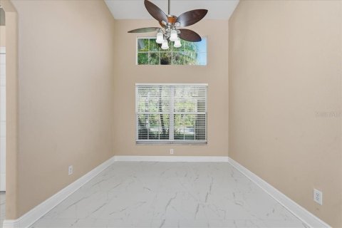Villa ou maison à vendre à Tampa, Floride: 4 chambres, 238.48 m2 № 2419517 - photo 19