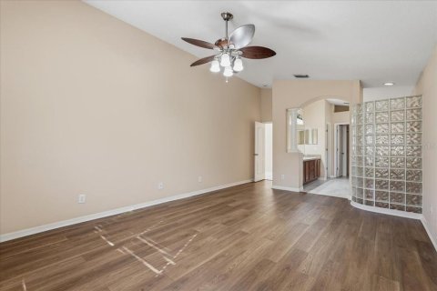 Villa ou maison à vendre à Tampa, Floride: 4 chambres, 238.48 m2 № 2419517 - photo 28