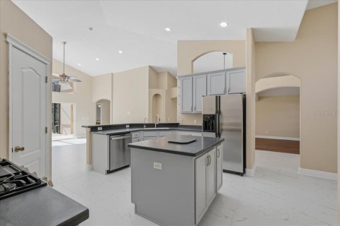 Villa ou maison à vendre à Tampa, Floride: 4 chambres, 238.48 m2 № 2419517 - photo 10