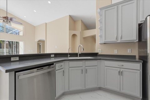 Villa ou maison à vendre à Tampa, Floride: 4 chambres, 238.48 m2 № 2419517 - photo 16