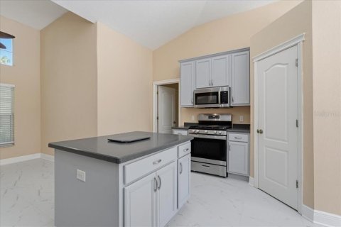 Villa ou maison à vendre à Tampa, Floride: 4 chambres, 238.48 m2 № 2419517 - photo 12