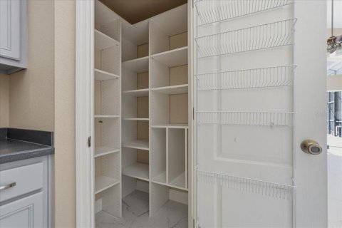 Villa ou maison à vendre à Tampa, Floride: 4 chambres, 238.48 m2 № 2419517 - photo 14