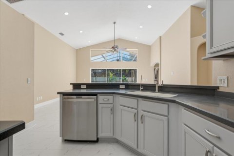 Villa ou maison à vendre à Tampa, Floride: 4 chambres, 238.48 m2 № 2419517 - photo 15