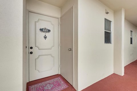 Condo in Lake Worth, Florida, 2 bedrooms № 2083317 - photo 19
