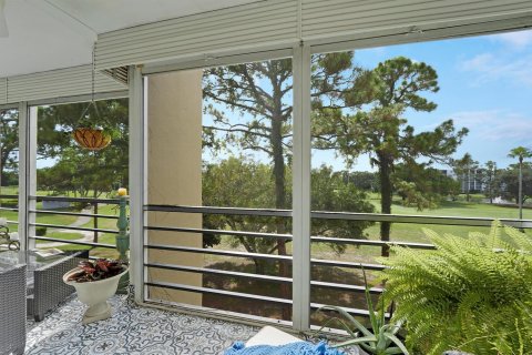 Condo in Lake Worth, Florida, 2 bedrooms № 2083317 - photo 17