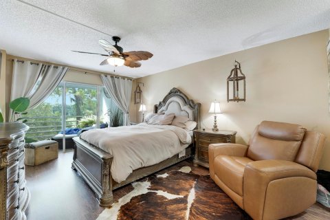 Condo in Lake Worth, Florida, 2 bedrooms № 2083317 - photo 10