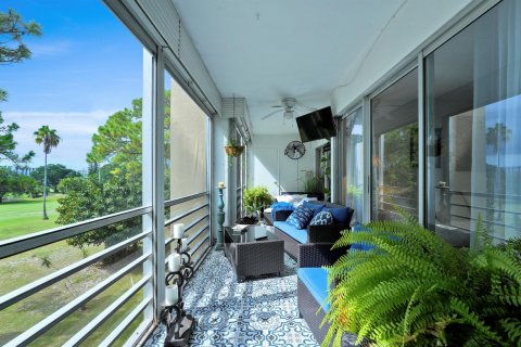 Condo in Lake Worth, Florida, 2 bedrooms № 2083317 - photo 16